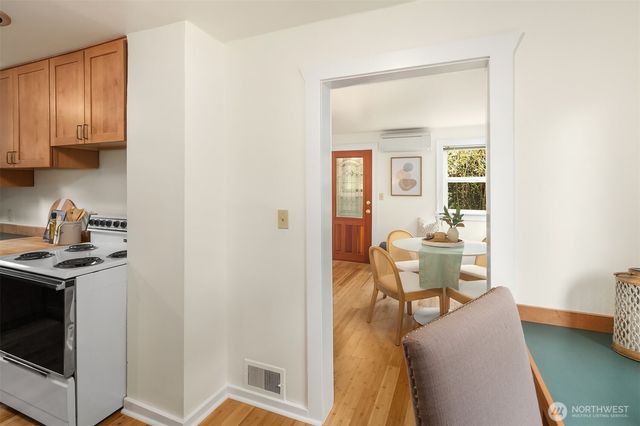 548 NE 102nd Street, Seattle, WA 98125