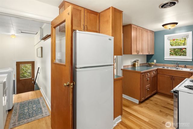 548 NE 102nd Street, Seattle, WA 98125