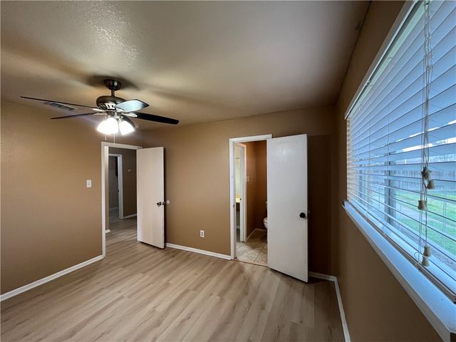 3624 Glenway St, Corpus Christi, TX 78415