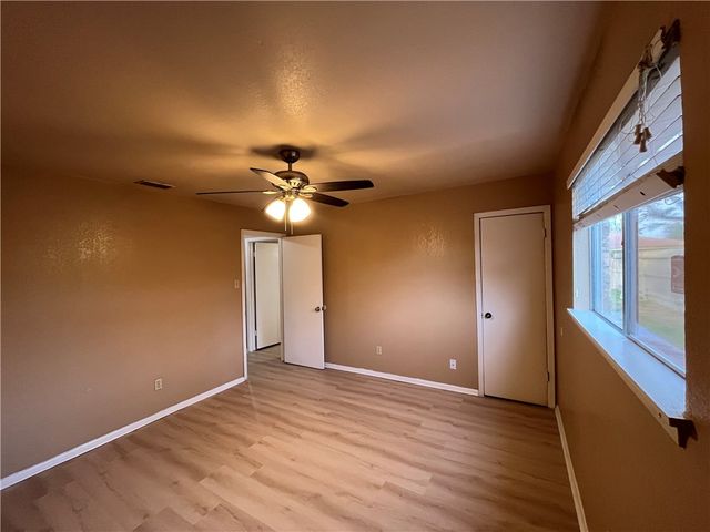 3624 Glenway St, Corpus Christi, TX 78415