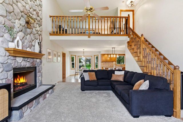 642 Small Farm ROAD, Mukwonago, WI 53149