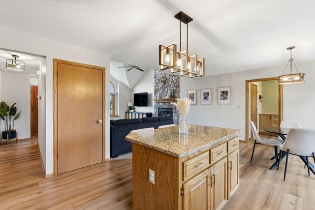 642 Small Farm ROAD, Mukwonago, WI 53149