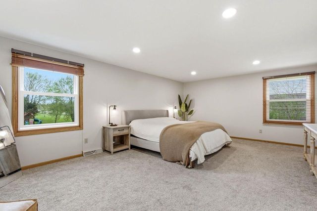 642 Small Farm ROAD, Mukwonago, WI 53149