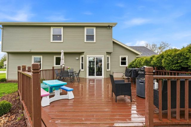 642 Small Farm ROAD, Mukwonago, WI 53149