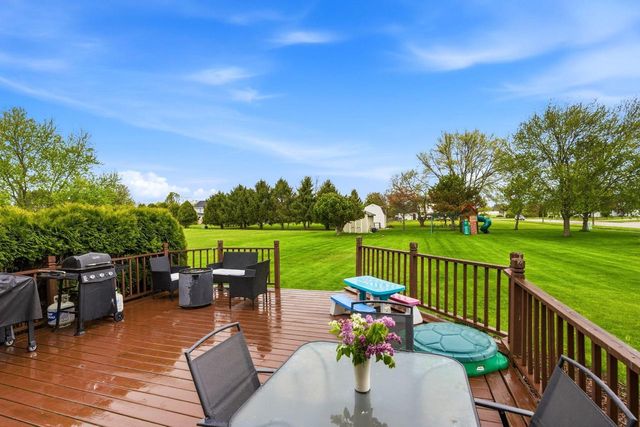 642 Small Farm ROAD, Mukwonago, WI 53149