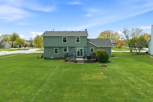 642 Small Farm ROAD, Mukwonago, WI 53149