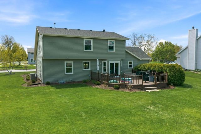 642 Small Farm ROAD, Mukwonago, WI 53149