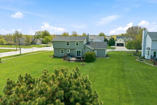642 Small Farm ROAD, Mukwonago, WI 53149