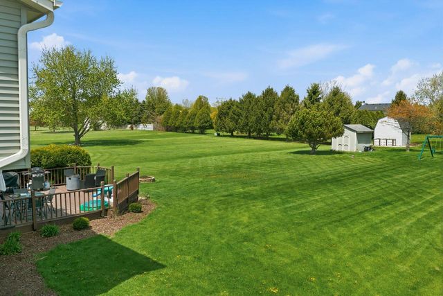 642 Small Farm ROAD, Mukwonago, WI 53149