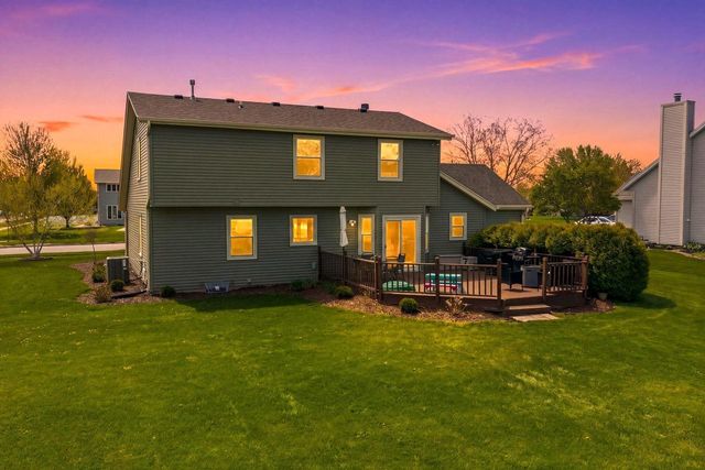 642 Small Farm ROAD, Mukwonago, WI 53149