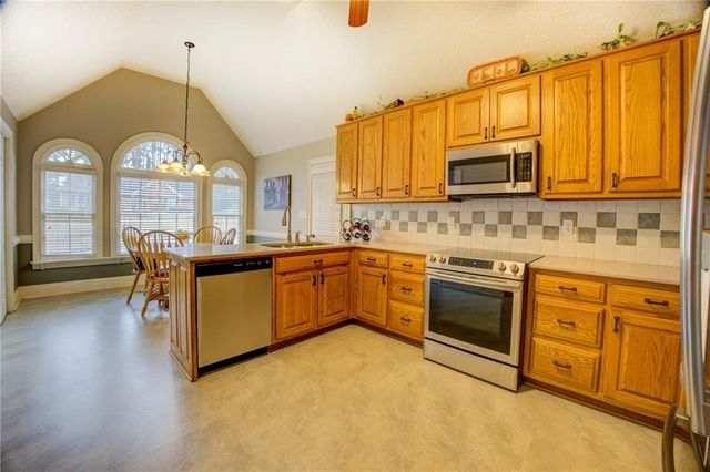 4720 Meadowlark SE Drive, Conyers, GA 30094