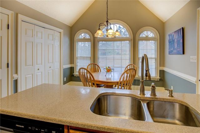 4720 Meadowlark SE Drive, Conyers, GA 30094