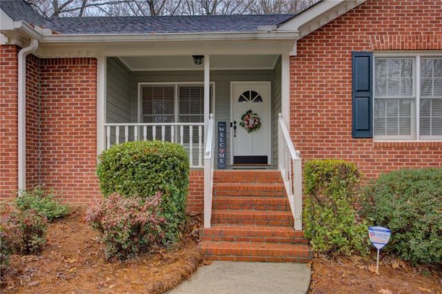 4720 Meadowlark SE Drive, Conyers, GA 30094