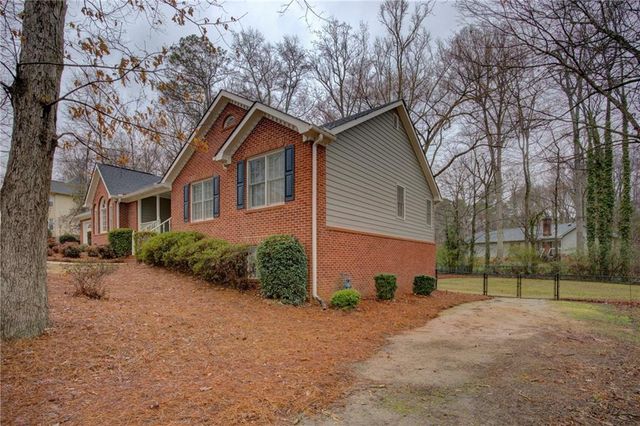 4720 Meadowlark SE Drive, Conyers, GA 30094