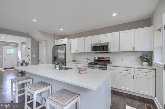 1420 KINGSWAY RD, Baltimore, MD 21218