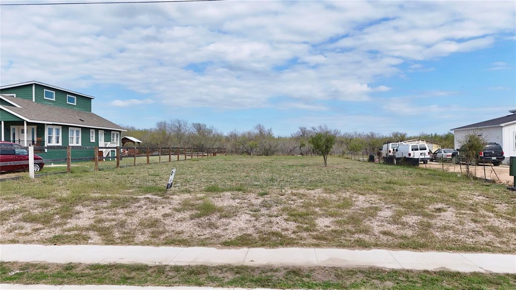351 Margarita DR, Dale, TX 78616