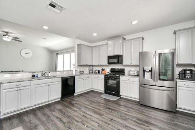 6145 White Oak Leaf Loop, Conroe, TX 77303