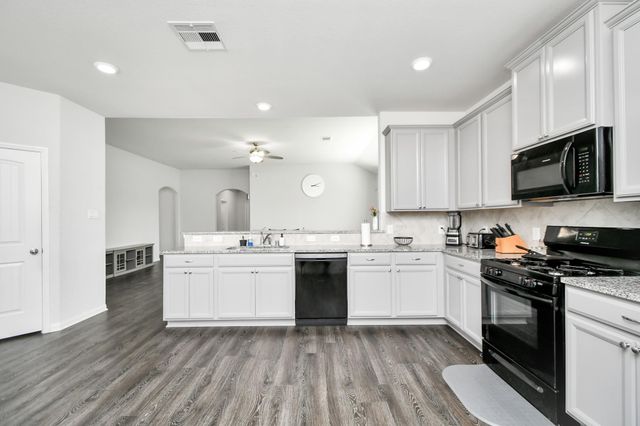 6145 White Oak Leaf Loop, Conroe, TX 77303