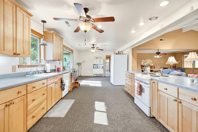 2153 N Michelle, Sanger, CA 93657