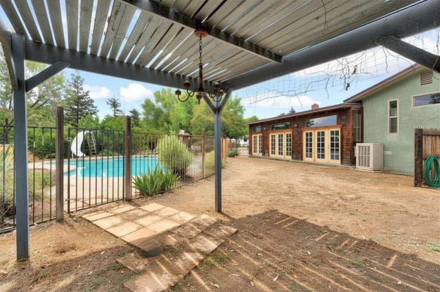 2153 N Michelle, Sanger, CA 93657