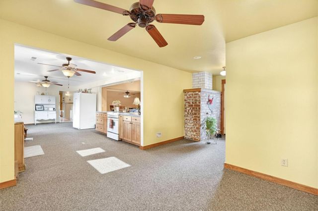 2153 N Michelle, Sanger, CA 93657