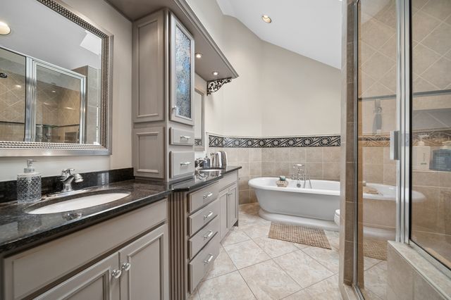 1356 Green Pheasant Lane, Batavia, IL 60510
