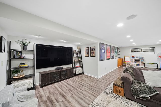 1356 Green Pheasant Lane, Batavia, IL 60510