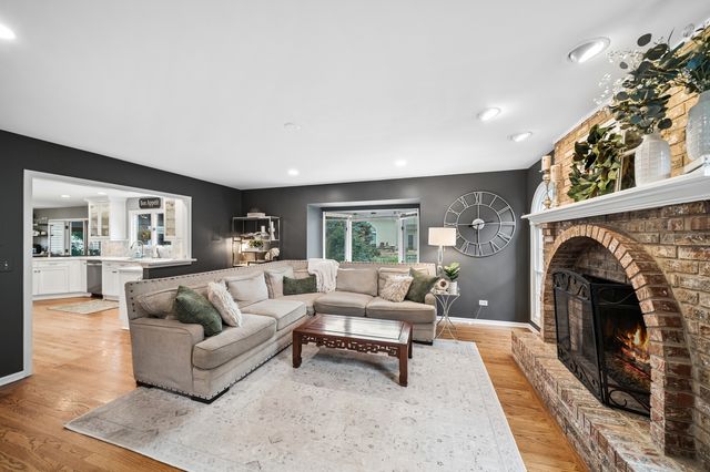 1356 Green Pheasant Lane, Batavia, IL 60510