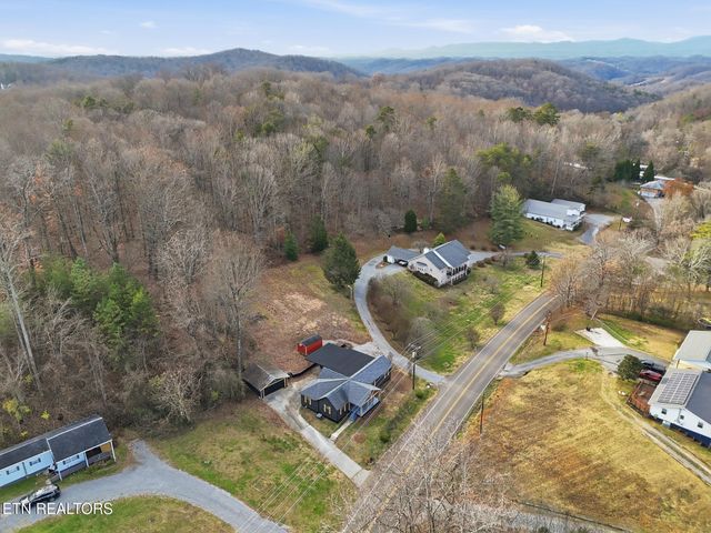 8523 Heiskell Rd, Powell, TN 37849