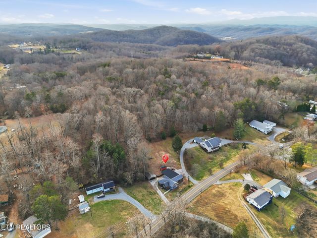 8523 Heiskell Rd, Powell, TN 37849