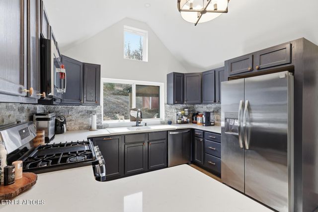 8523 Heiskell Rd, Powell, TN 37849