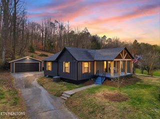8523 Heiskell Rd, Powell, TN 37849