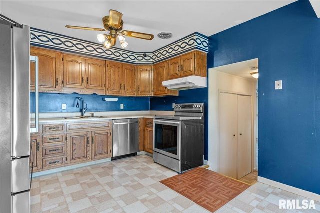 2709 CLIFTON Drive, Springfield, IL 62704