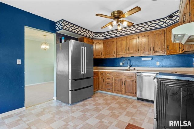 2709 CLIFTON Drive, Springfield, IL 62704