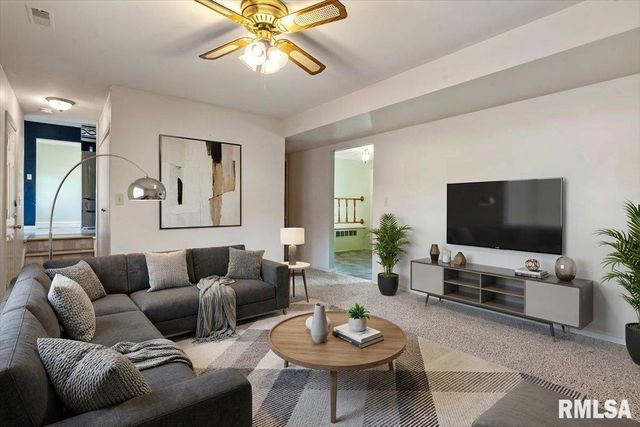 2709 CLIFTON Drive, Springfield, IL 62704