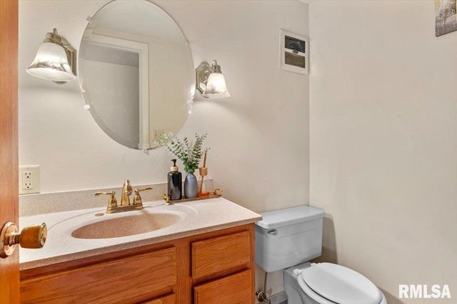 2709 CLIFTON Drive, Springfield, IL 62704