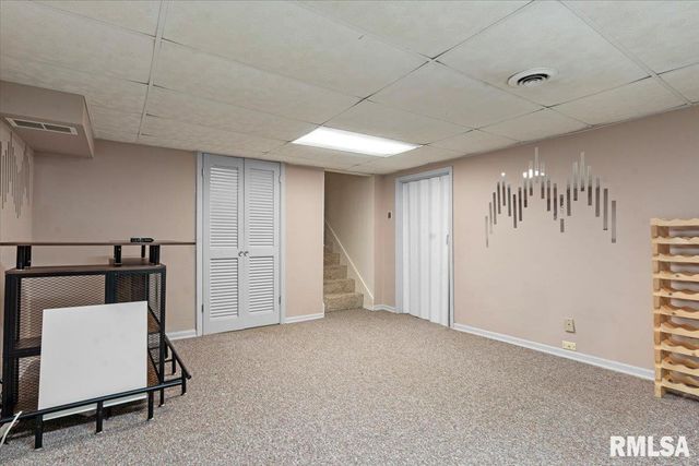 2709 CLIFTON Drive, Springfield, IL 62704