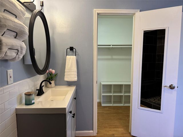 722 Seafoam Road, Houston, TX 77062