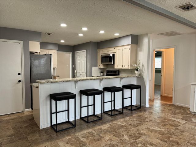 722 Seafoam Road, Houston, TX 77062