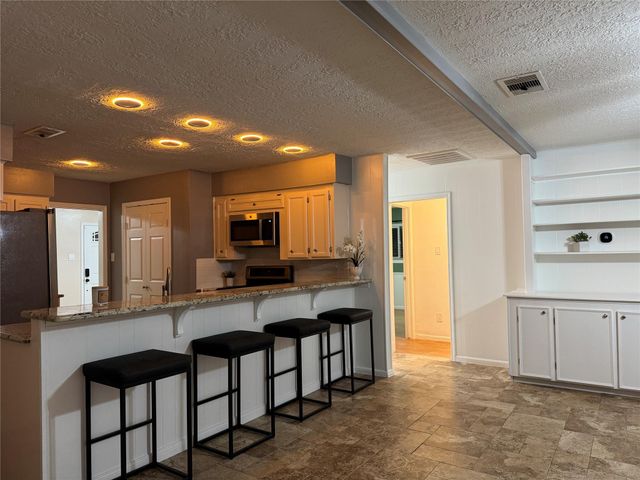 722 Seafoam Road, Houston, TX 77062