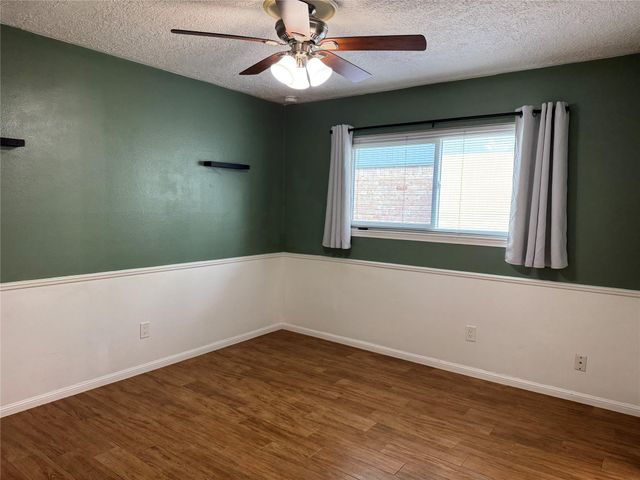 722 Seafoam Road, Houston, TX 77062