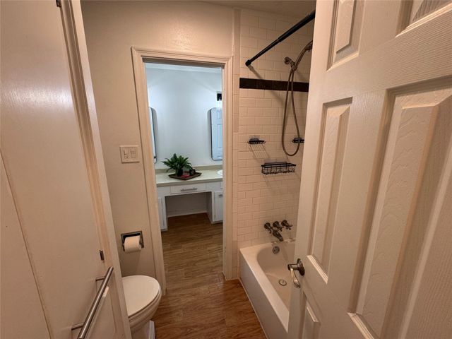 722 Seafoam Road, Houston, TX 77062