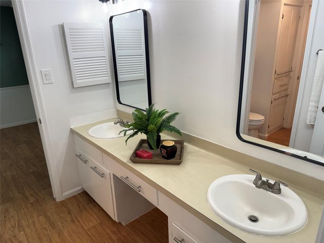 722 Seafoam Road, Houston, TX 77062