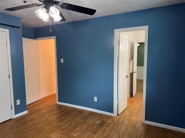 722 Seafoam Road, Houston, TX 77062