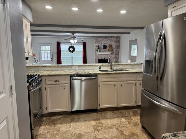 722 Seafoam Road, Houston, TX 77062