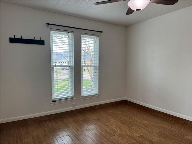 722 Seafoam Road, Houston, TX 77062