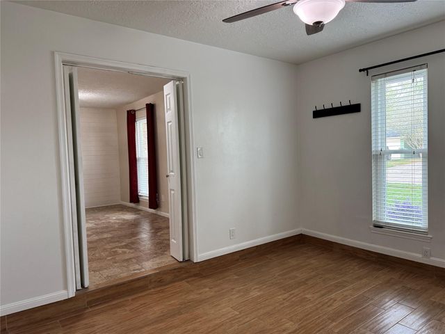 722 Seafoam Road, Houston, TX 77062