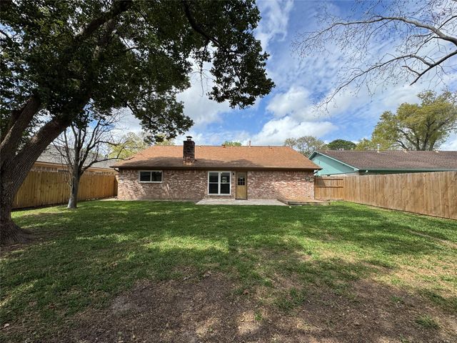 722 Seafoam Road, Houston, TX 77062