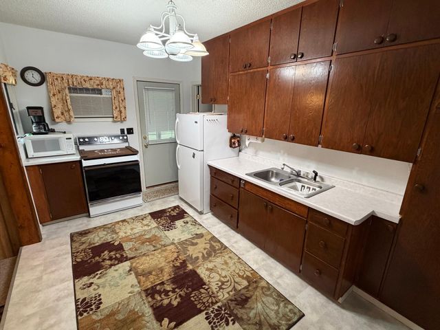 3370 42nd Avenue NW, Baudette, MN 56623