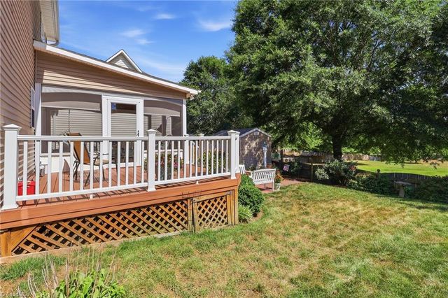 6650 Springfield Village Lane, Clemmons, NC 27012